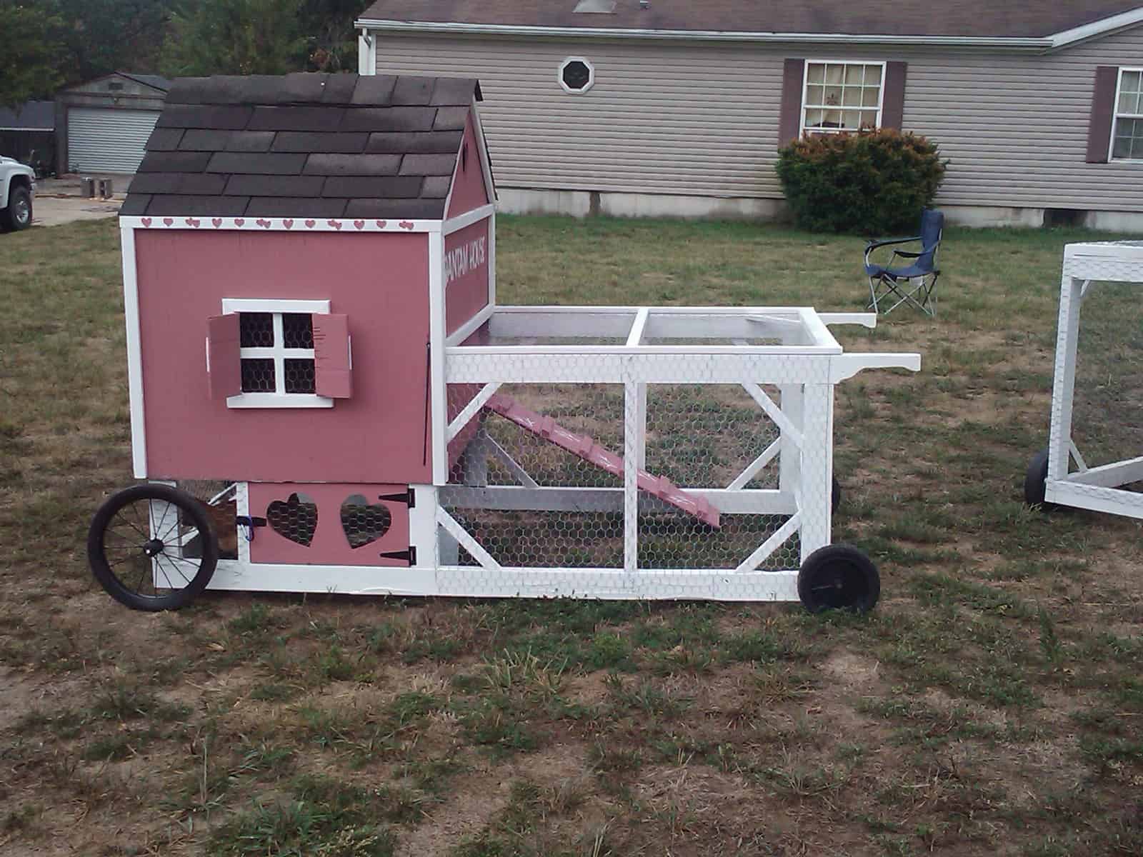 Simple, Cheap and Movable DIY Chicken Tractor (Chicken Pen, Chicken Run)  Plans, image size:1600x1200